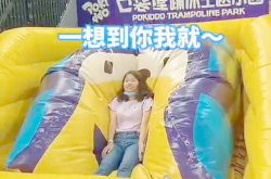 小姐姐花式落水照片,小姐姐演绎水上芭蕾